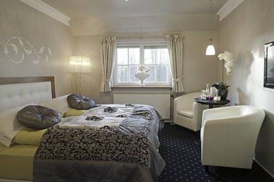 Amethyst Hotel Garni Lueneburg Deutsch Evern Екстериор снимка