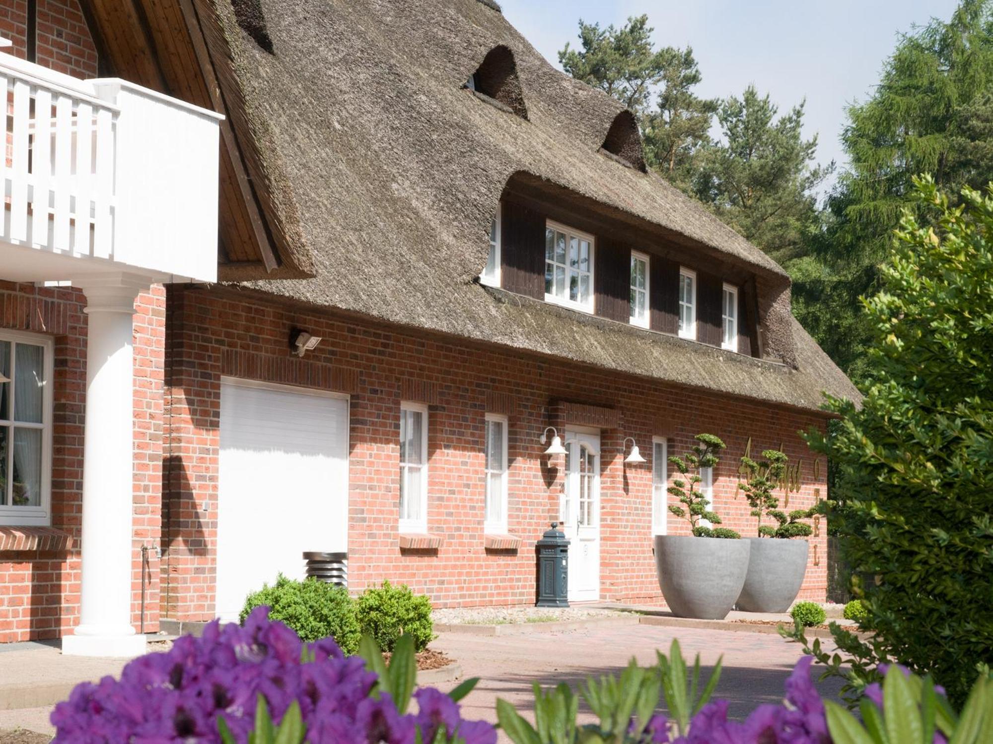 Amethyst Hotel Garni Lueneburg Deutsch Evern Екстериор снимка
